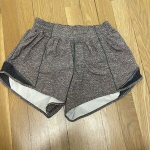 Lululemon hotty hot shorts low rise 4’